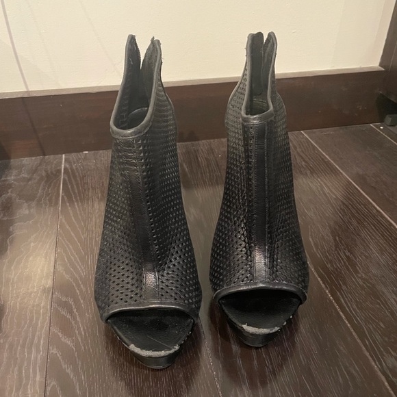 BCBG Black Booties Size 8 - Picture 6 of 8